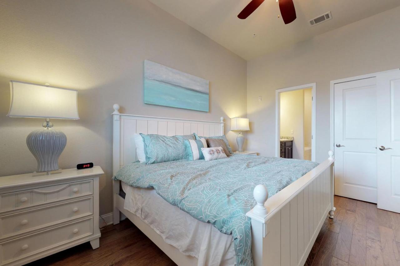 Alerio Condos Destin Room photo